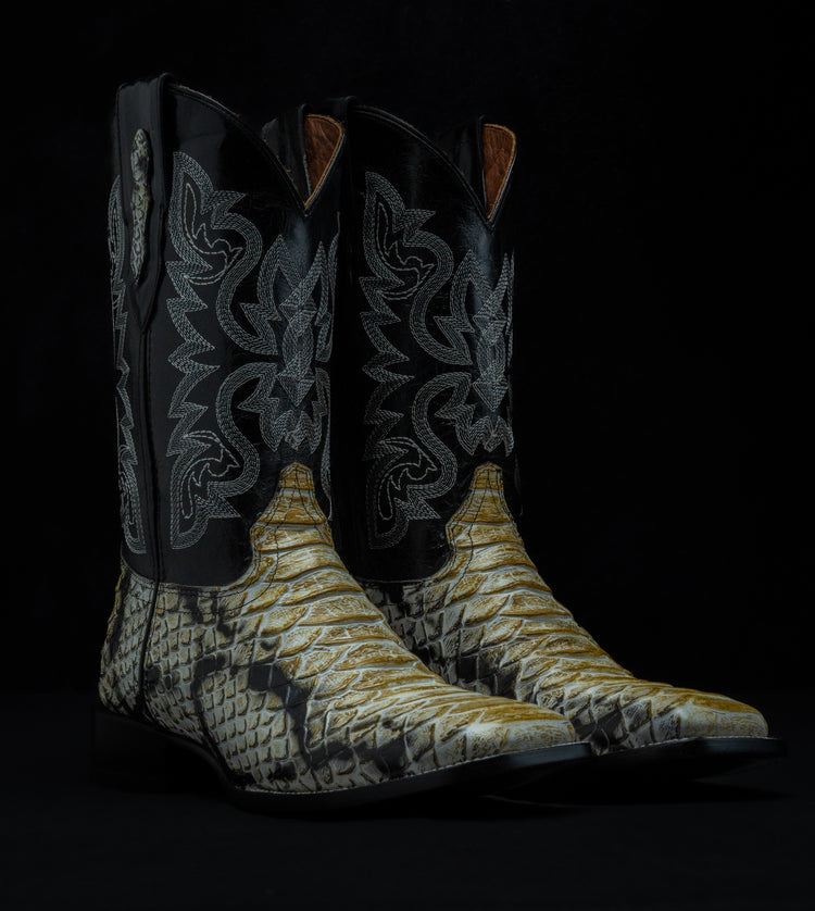 Western boot in Natural Python Monster style, square toe, leather sole and heel.