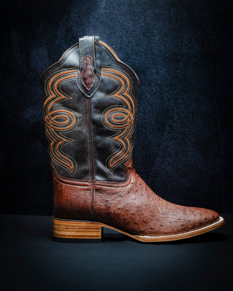 Original ostrich belly leather boot for men Coñac color, with full leather lining.