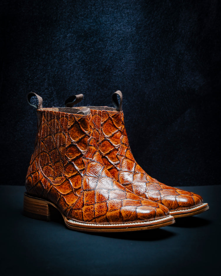 Ankle boot for men, fish-engraved leather Color: Cognac