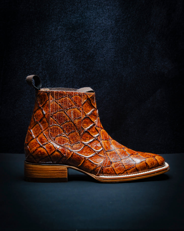 Ankle boot for men, fish-engraved leather Color: Cognac