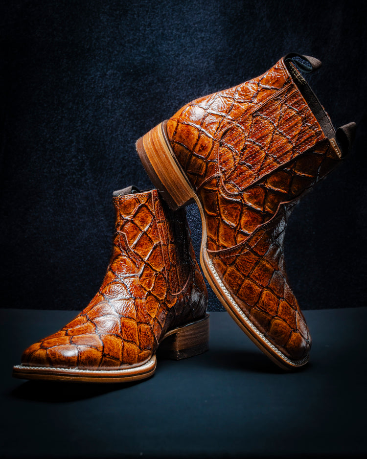 Ankle boot for men, fish-engraved leather Color: Cognac
