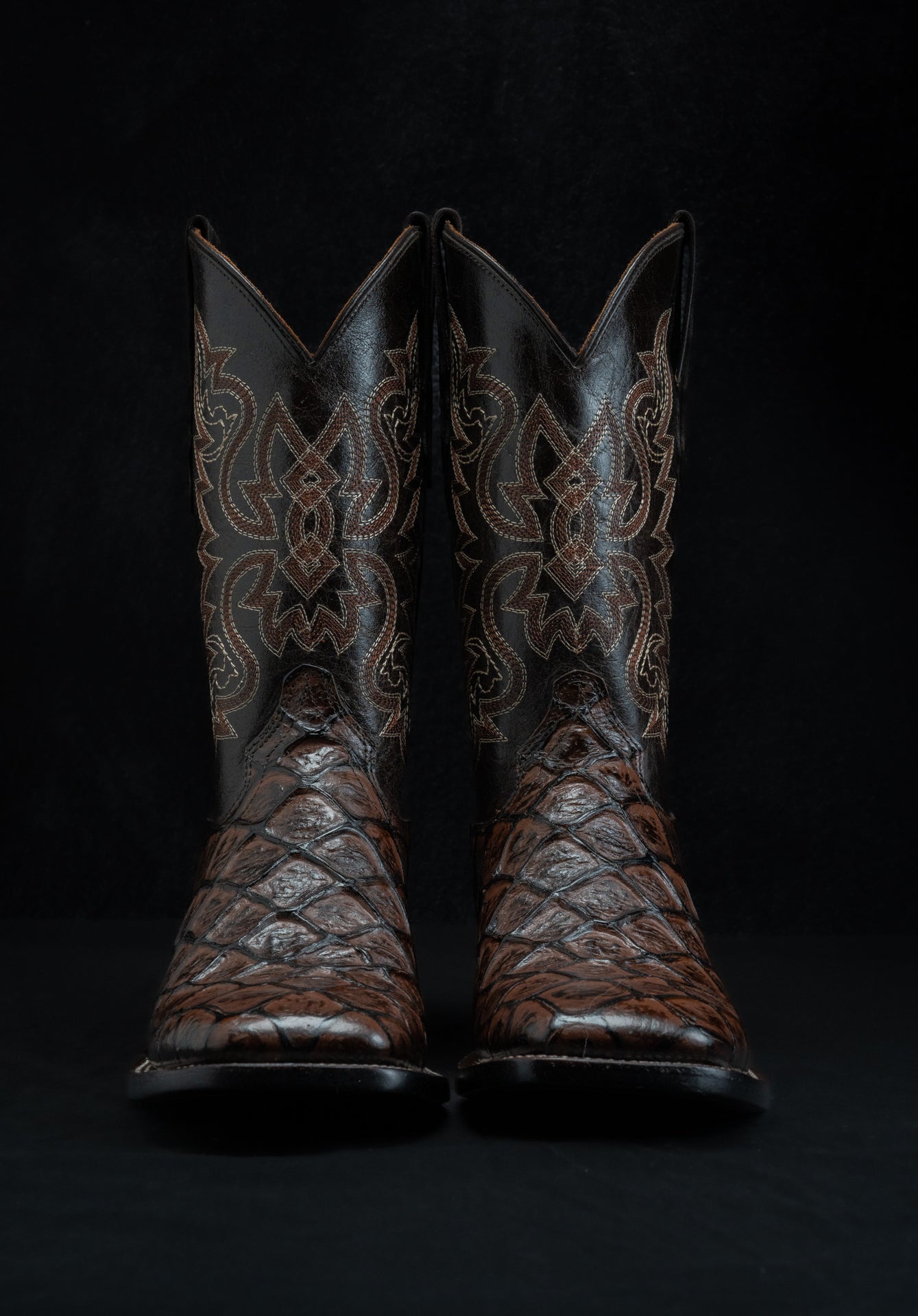 Pirarucu style  leather boot for men color Brown.