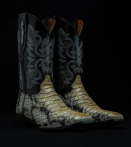 Western boot in Natural Python Monster style, square toe, leather sole and heel.